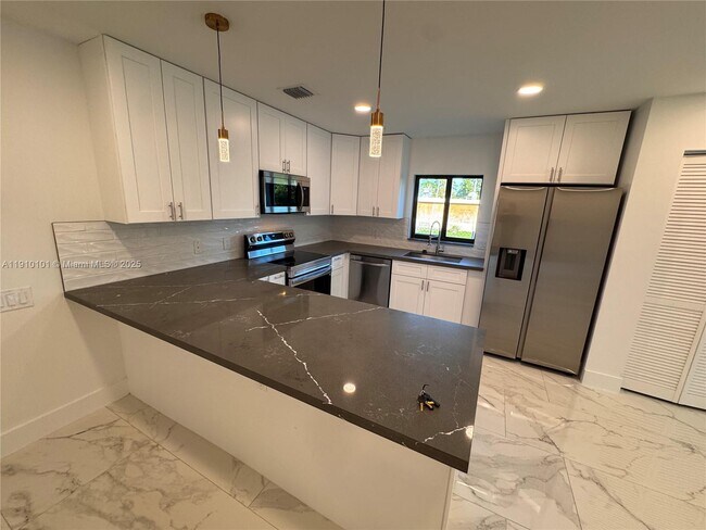 Building Photo - 2430 NW 22nd Rd