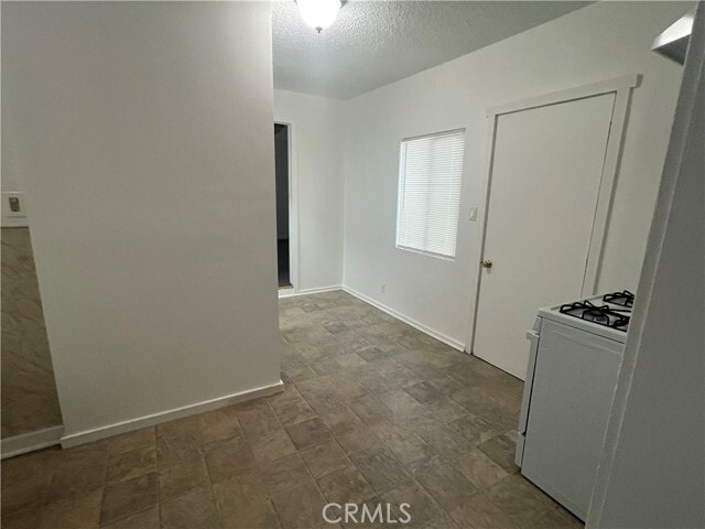 Building Photo - 10326 Plainview Ave