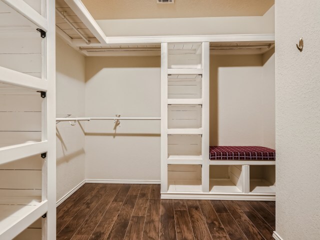 Building Photo - 303 Rustic Willow
