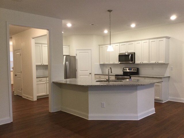 Building Photo - 303 South Fork Lane
