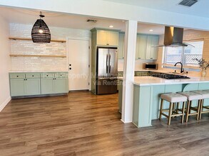 Building Photo - 3095 Anderson Ave