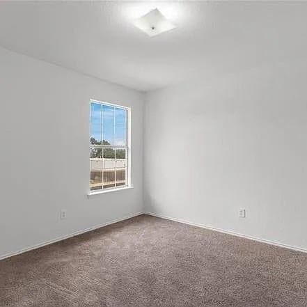 Building Photo - 1908 Nest Pl