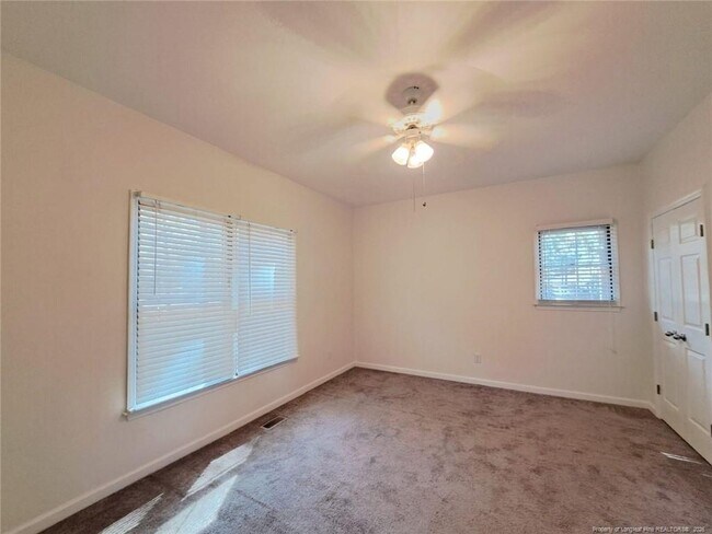 Building Photo - 420 Sugar Pine Dr