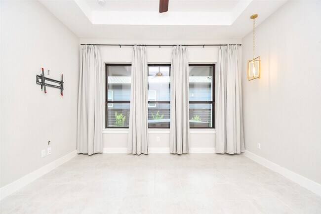 Building Photo - 15247 Parkland Canyon Dr