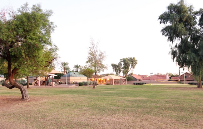 Building Photo - 3940 E Orchid Ln