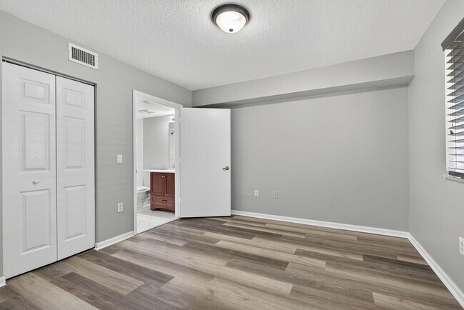 Building Photo - 3770 N Jog Rd