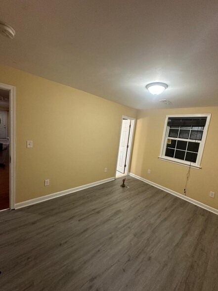 Building Photo - 1108 Gondar Ave