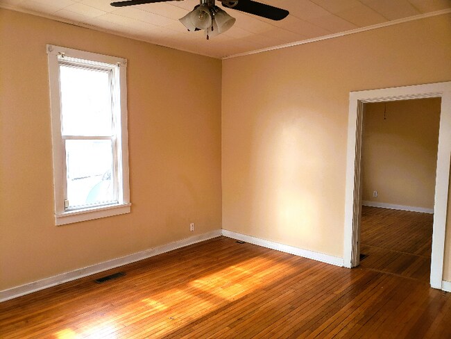 Building Photo - 902 N 9th St