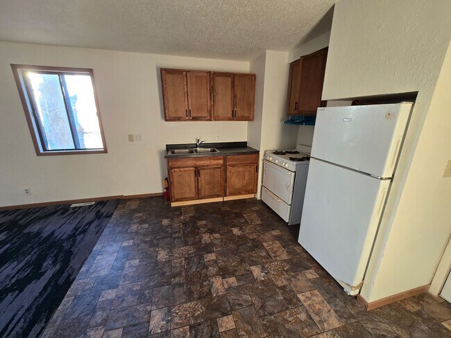 Building Photo - 1310 Court St