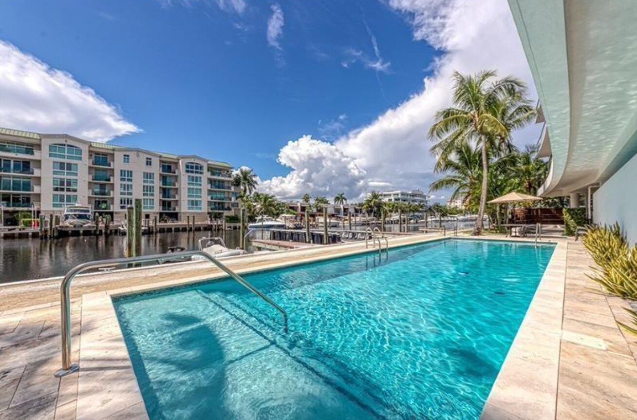 Building Photo - 161 Isle of Venice Dr