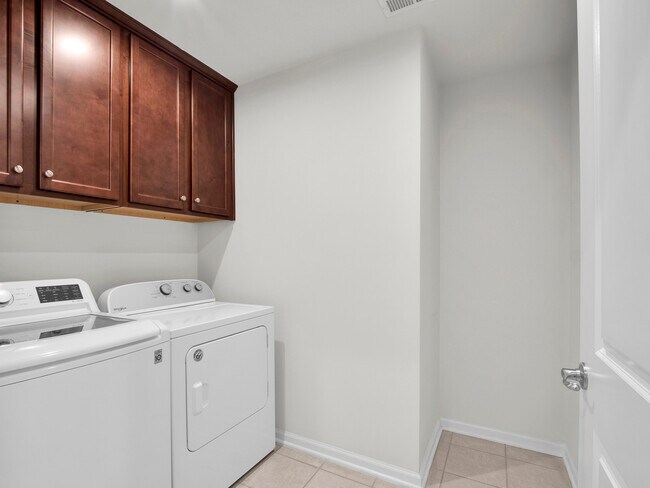 Building Photo - 7023 Waterwheel St SW