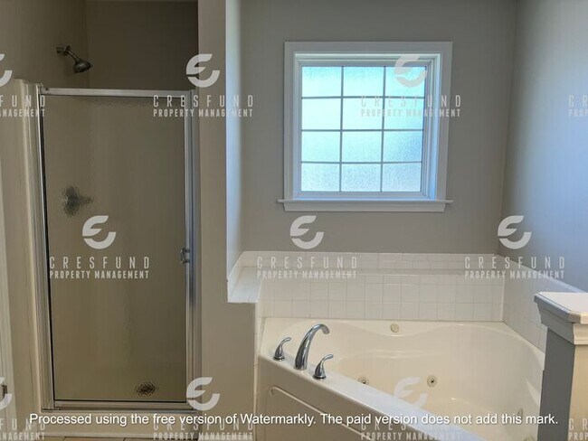 Building Photo - 2Bdrm 2Bath in Gated Community - Available Now!