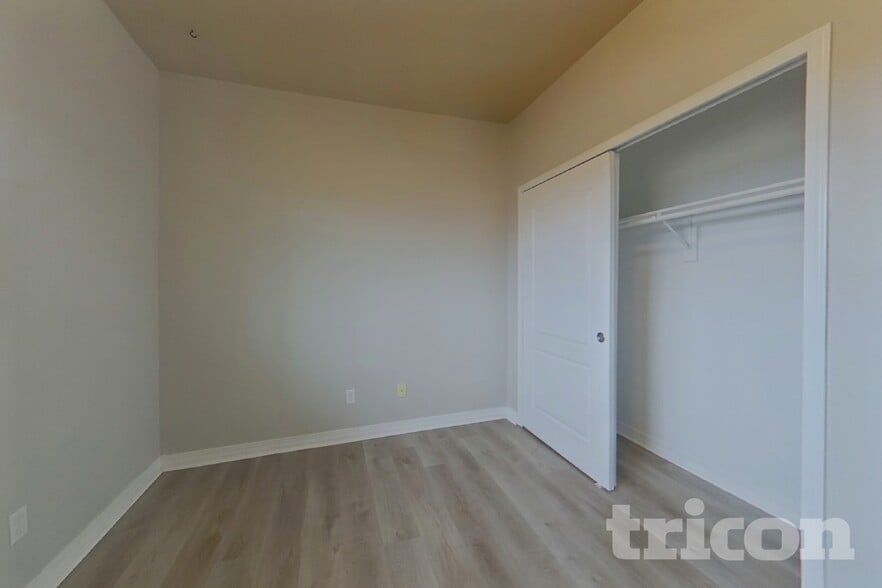 Building Photo - 10857 Greenbelt Dr