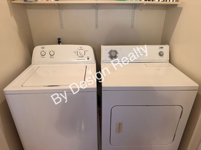 Building Photo - 2-Bed 1-Bath near University of Arizona with private yard