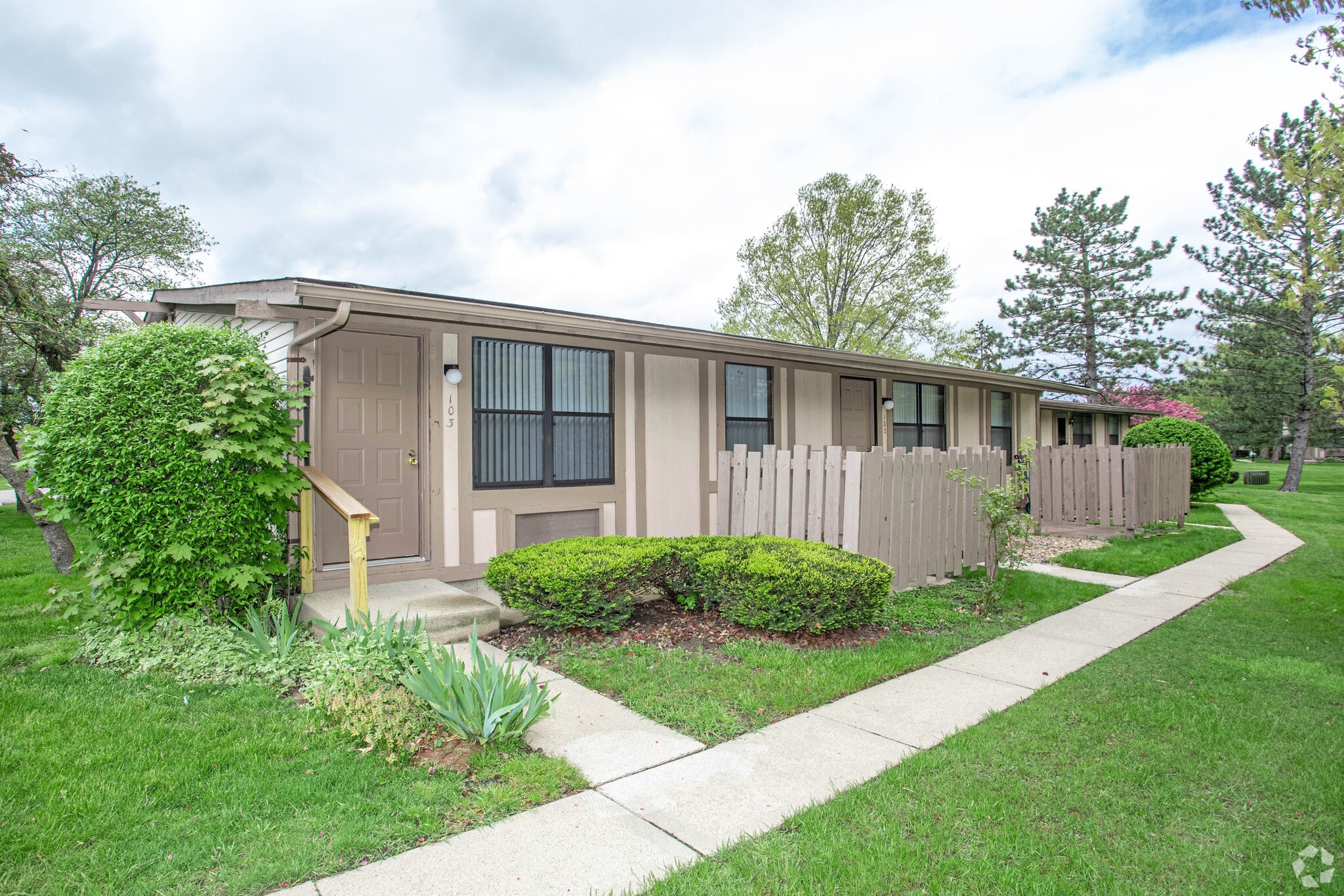 The Willows 49330 Carlos Rd Chesterfield MI 48051 Apartment Finder