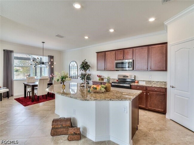 Building Photo - 10399 Prato Dr