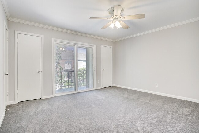 Building Photo - 7527 Del Monte Dr