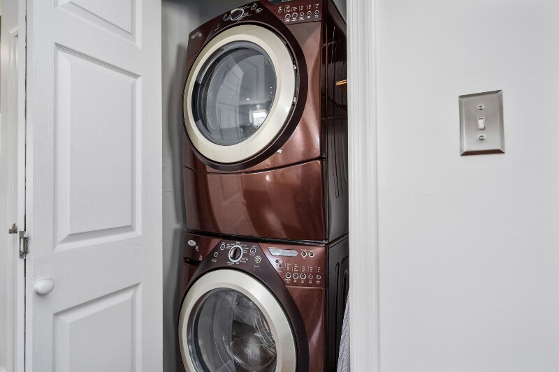 Building Photo - 145 Old Farm Hollow