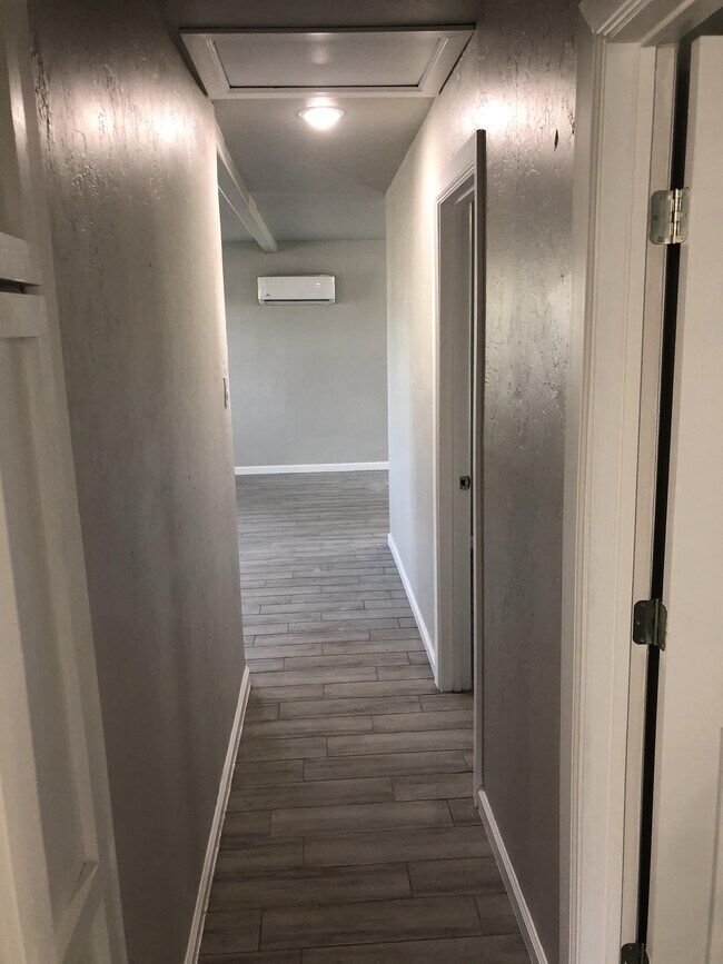 Building Photo - 3208 SW 44th St