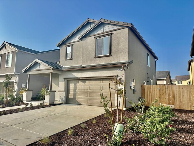 Building Photo - BRAND NEW 3/2.5 Lennar In Riverstone Commu...