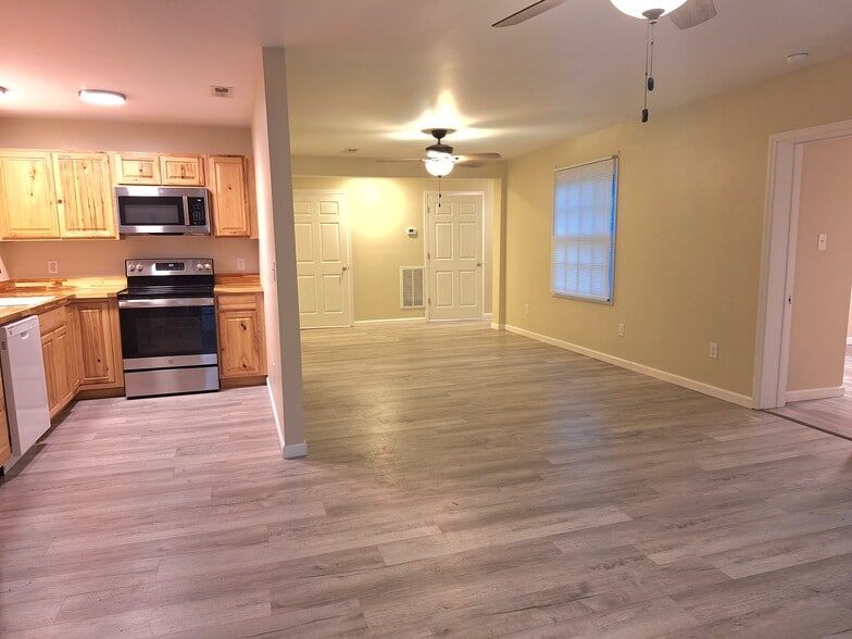 Dining/Living Rm - 547 Ronceverte Ave