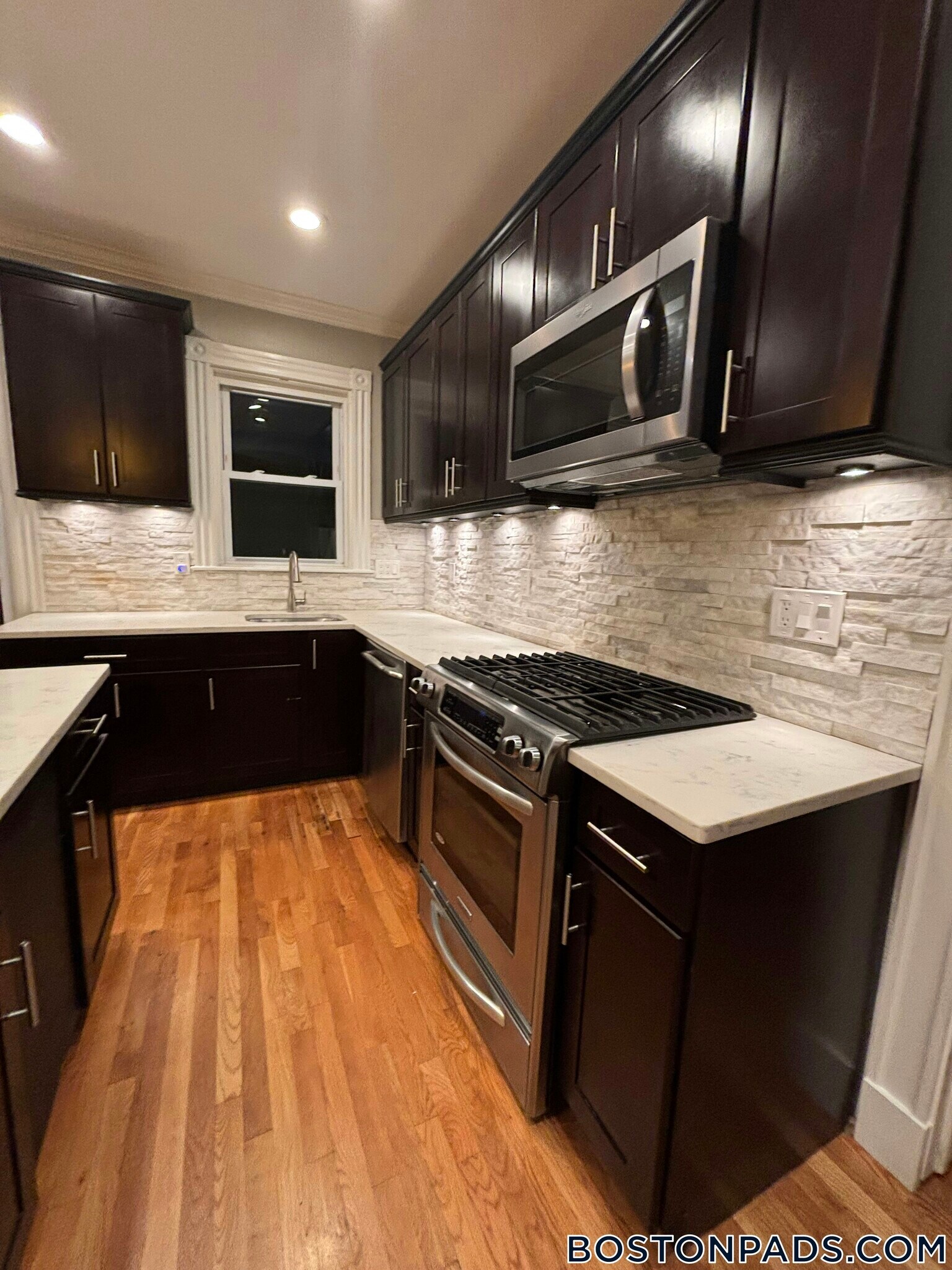 Building Photo - 12 Dorset St