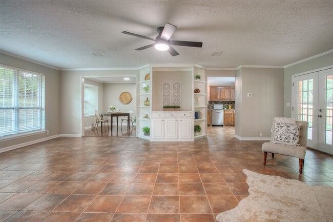 Building Photo - 6016 Teas Nursery Rd