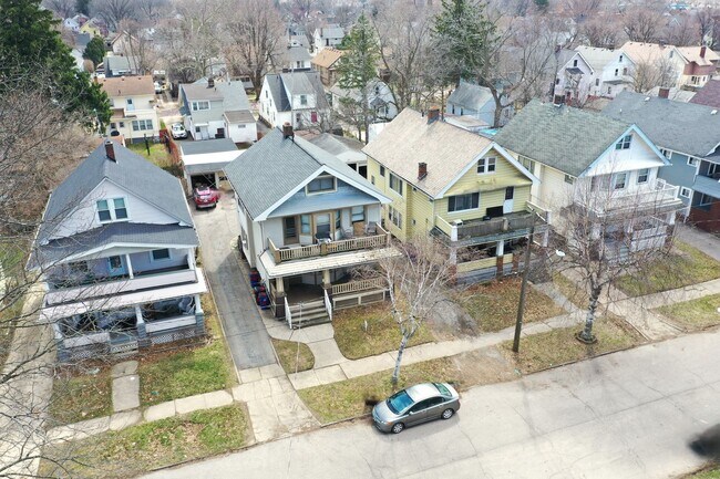 Building Photo - 11301 Florian Ave