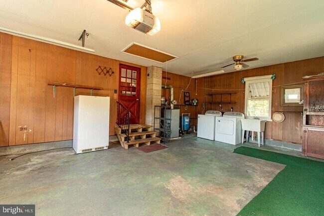 Building Photo - 7612 Sherwood Rd