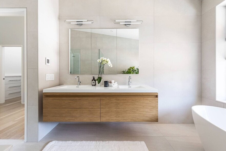 Building Photo - 32 Island View Dr W