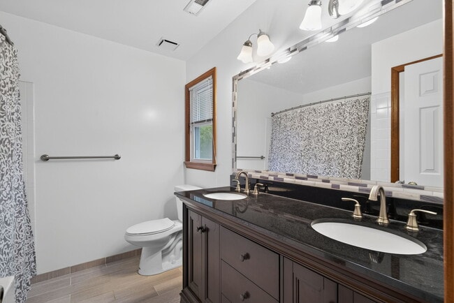 Building Photo - 898 Gunston Ct