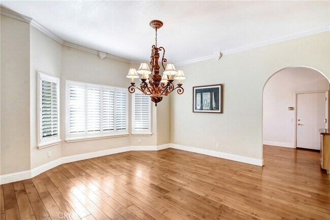 Building Photo - 10818 Hillside Rd