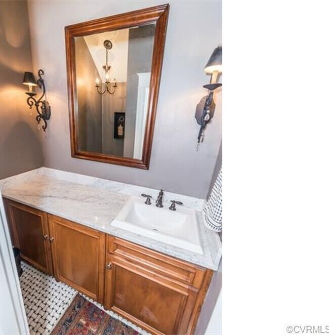 Building Photo - -- AVAILABLE JULY 15TH --  4 BR / 3.5 BA Gorgeous Home in The Fan, Available July 15tht!