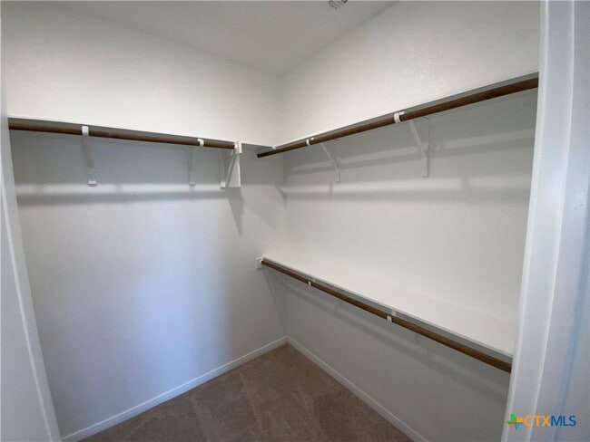 Building Photo - 2212 Clove Ct