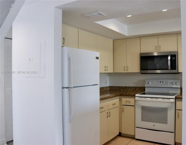 Building Photo - 5200 NW 31st Ave
