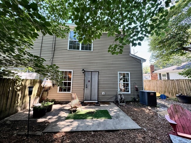 Building Photo - First-Time Rental Near The Beaches! Available 08-14-26 - Attached Garage - Fenced Yard - Pet Frie...