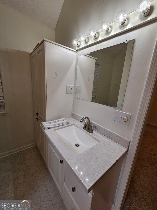 Building Photo - 65 Tralee Trce