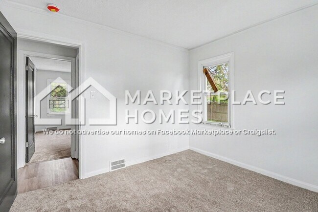 Building Photo - 18276 Oakfield Ave
