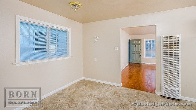 Building Photo - 145 Gardiner Ave