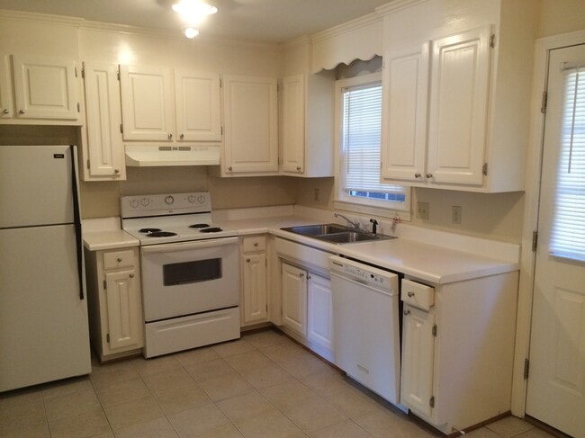 Building Photo - 15 Galphin Dr