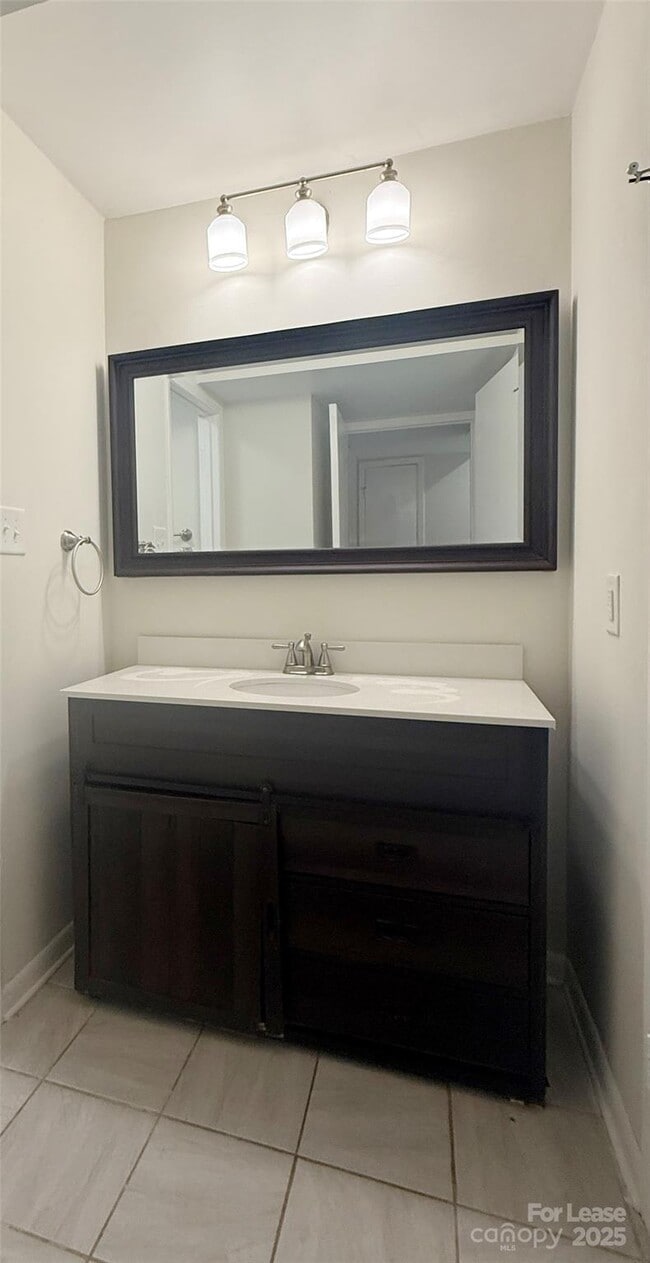 Building Photo - 4948 Sardis Rd