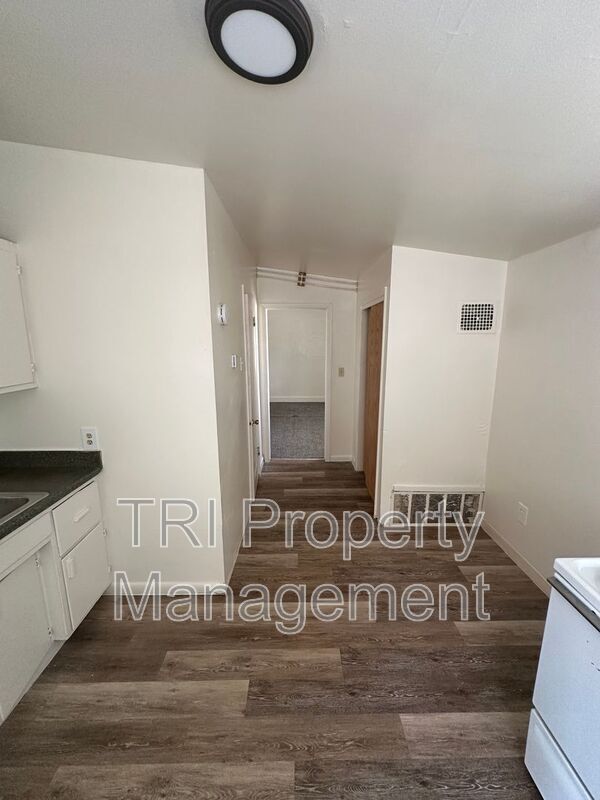 Building Photo - 1453 1/2 10th Street