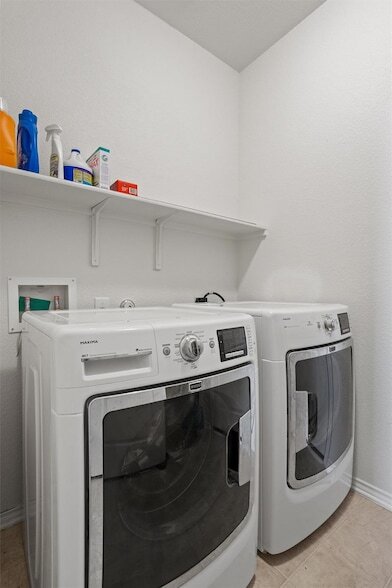 Building Photo - 12036 Pecangate Way