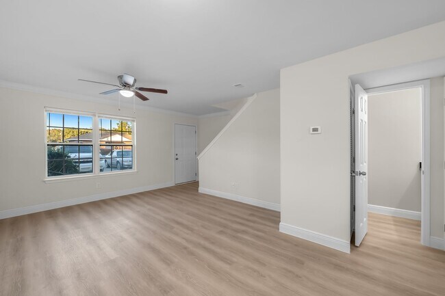 Building Photo - Crown Molding & Granite Kitchens********* Renovated 2 Bedroom 1.5 Bath********* Beautiful Townhom...