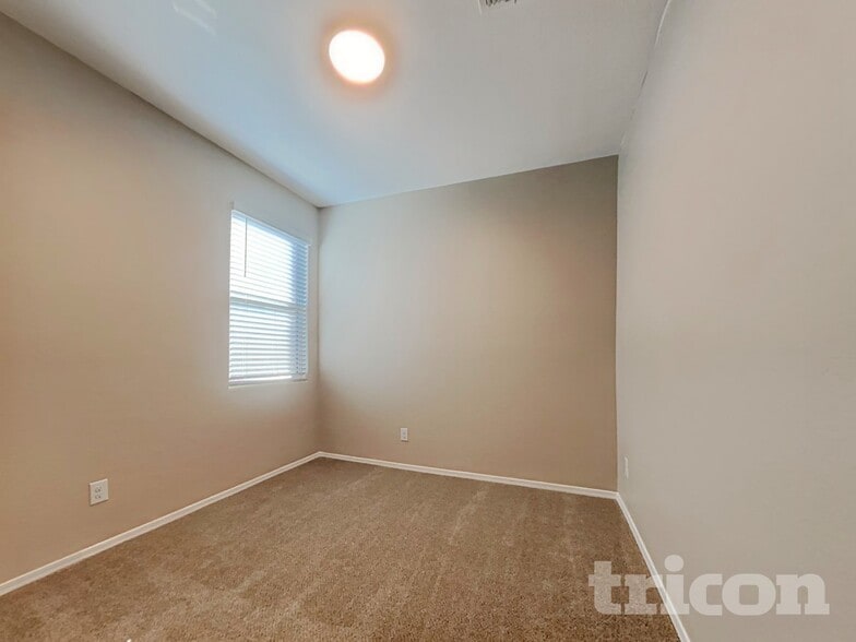 Building Photo - 37685 W Amalfi Ave