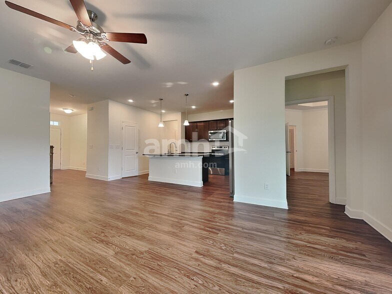 Building Photo - 5765 Hampton Creek Rd