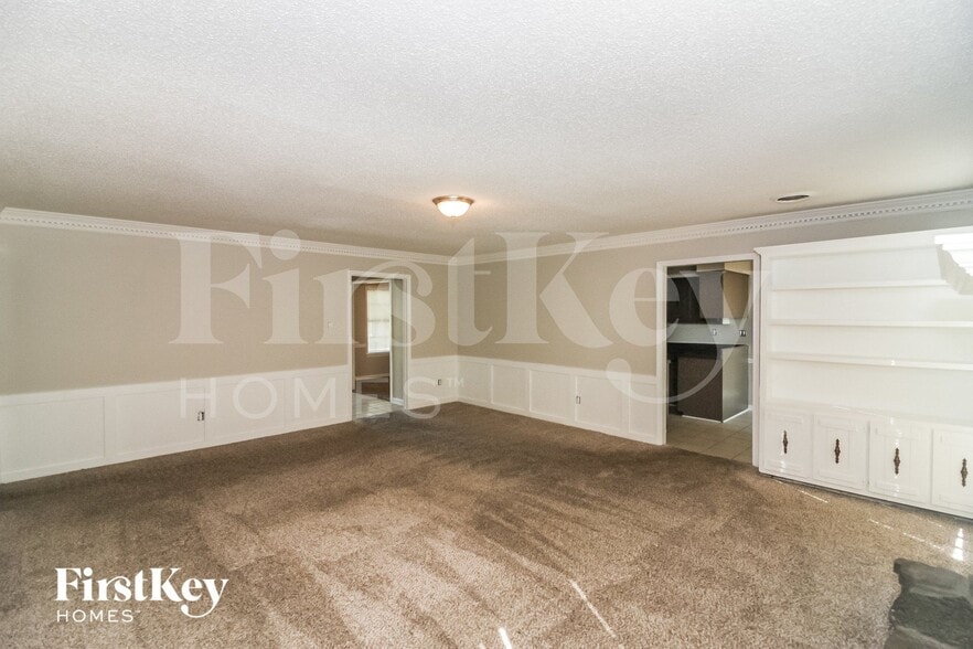 Building Photo - 7132 Shadow Oaks Dr