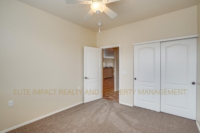 Building Photo - 316 W Sunrise Vista Dr