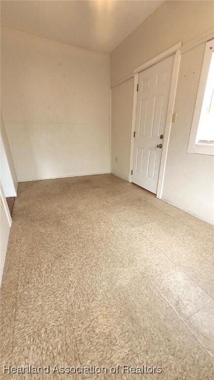 Building Photo - 414 S Delaney Ave