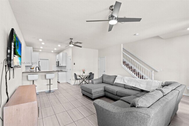 Building Photo - 1190 Eucalyptus Dr